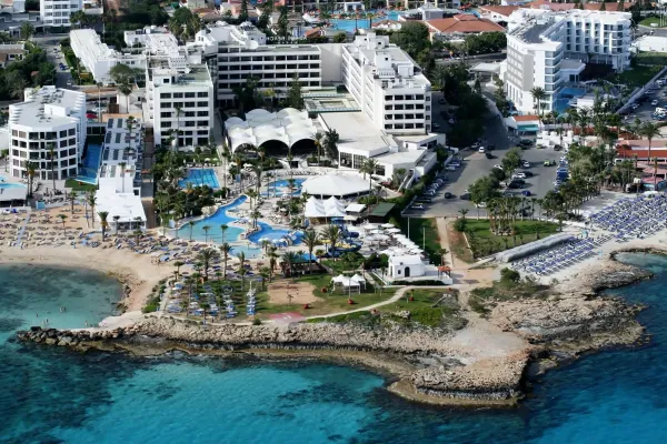 Adams Beach 5*