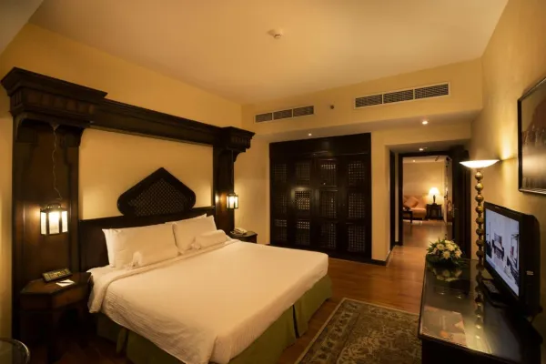 Arabian Courtyard Hotel & Spa 4*