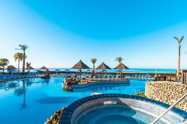 BlueBay Beach Club 4*