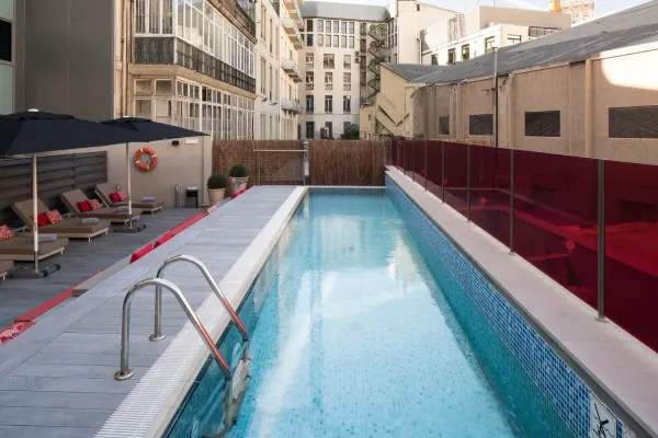Catalonia Square 4*