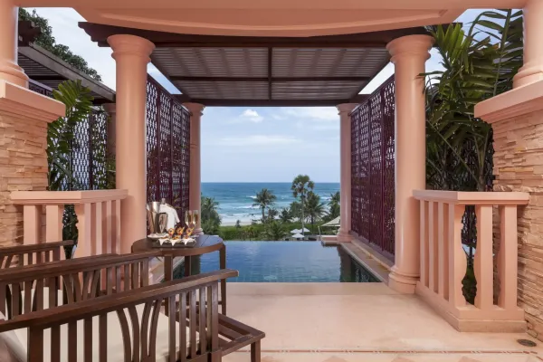 Centara Grand Beach Resort Phuket 5*, фото 1