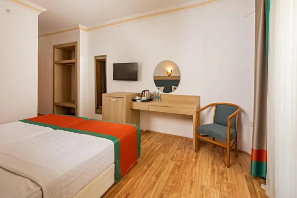 Club Hotel Mirabell 4*