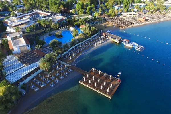 Izer Hotel Beach Club 4*