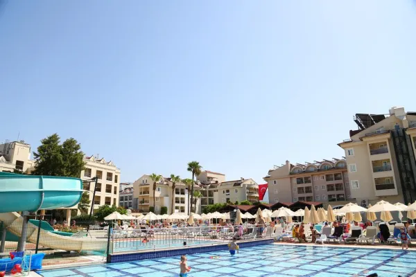 Julian Club Hotel 4*