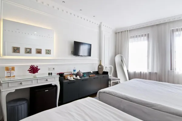Dosso Dossi Old City 4*
