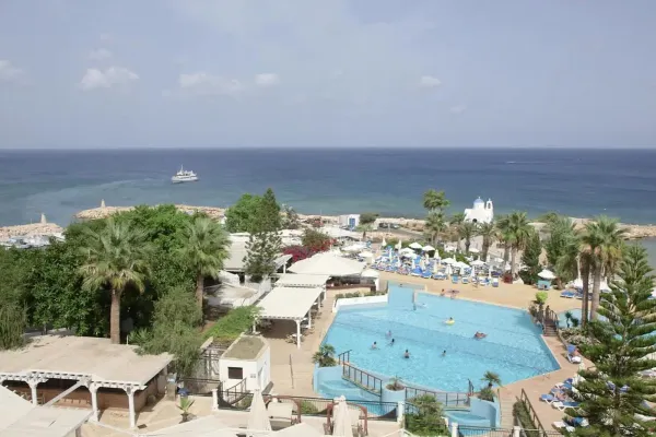 Golden Coast Beach 4*