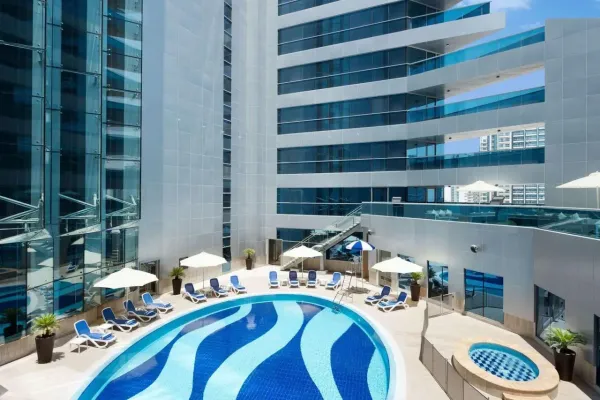 Grand Mercure Business Bay 4*