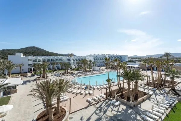 Grand Palladium White Island 5*