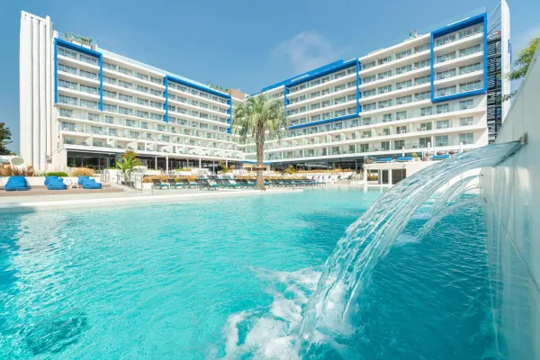 L Azure 4*