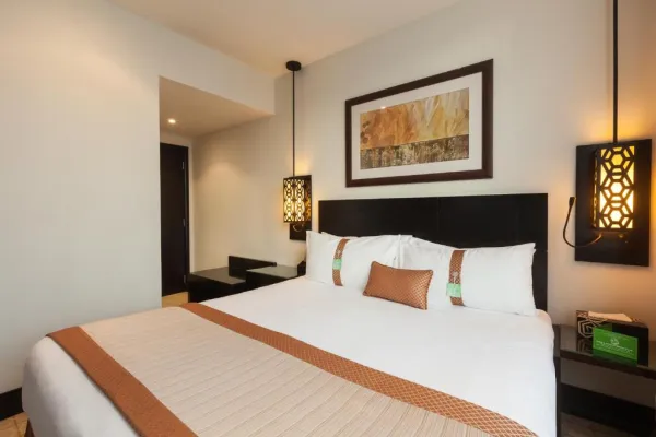 Holiday Inn Dubai Al Barsha 4*