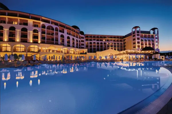 Alua Helios Bay 4*