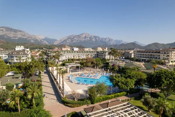 Lucida Beach 5*