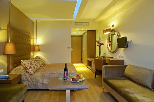 Mediterranean Village 5*