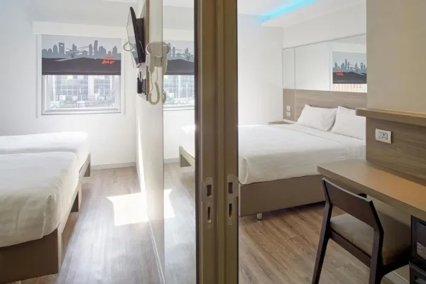 Montien Hotel Surawong 5*