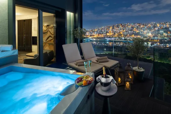 Movenpick Hotel Istanbul Golden Horn 5*