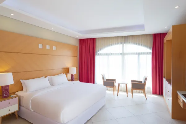 Occidental Sharjah Grand 4*, фото 9