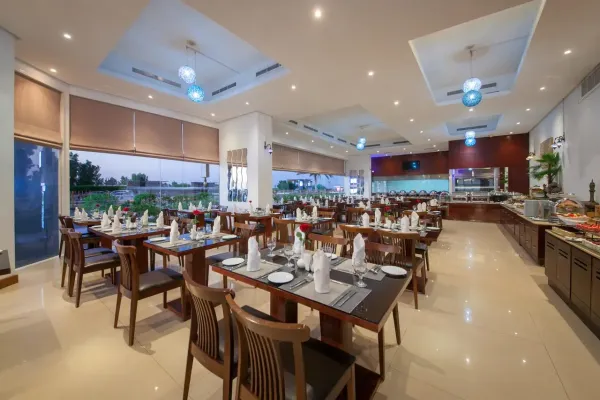 Ramada Hotel & Suites by Wyndham Ajman 4*, фото 4