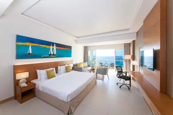 Ramada Hotel & Suites by Wyndham Ajman 4*, фото 13