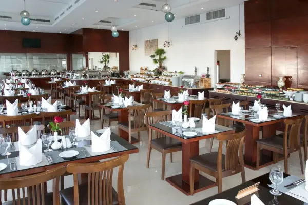 Ramada Hotel & Suites by Wyndham Ajman 4*, фото 16