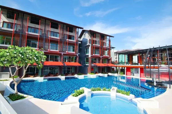 Red Ginger Chic 4*