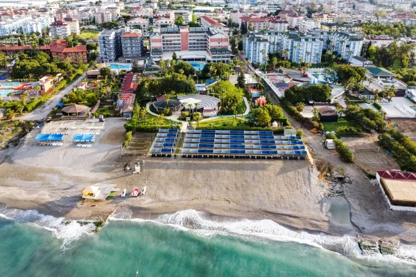 Insula Resort 5*