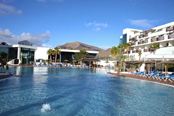 Sandos Papagayo Beach Resort 4*