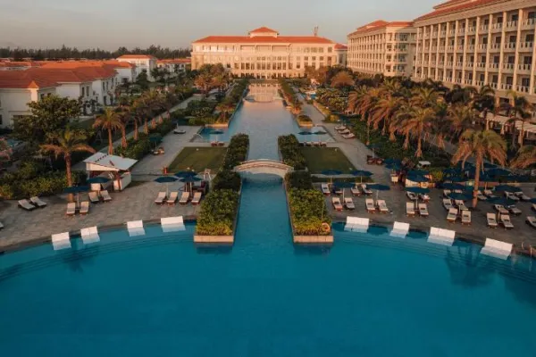 Sheraton Grand Danang Beach Resort & Spa 5*
