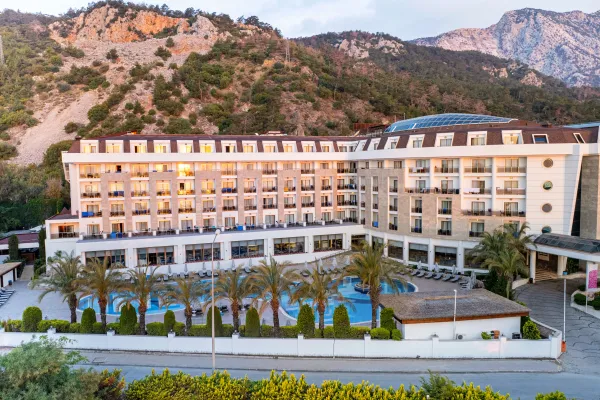 Sunland Resort 5*