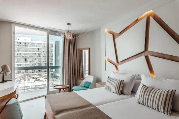 The Ibiza Twiins 4*