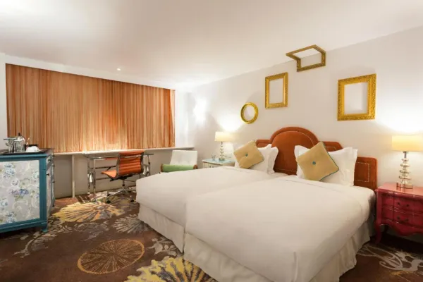 The Luxe Manor 5*