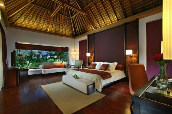 The Royal Santrian Villas 5*
