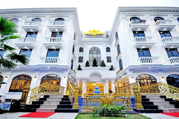 Crown Nguyen Hoang Hotel