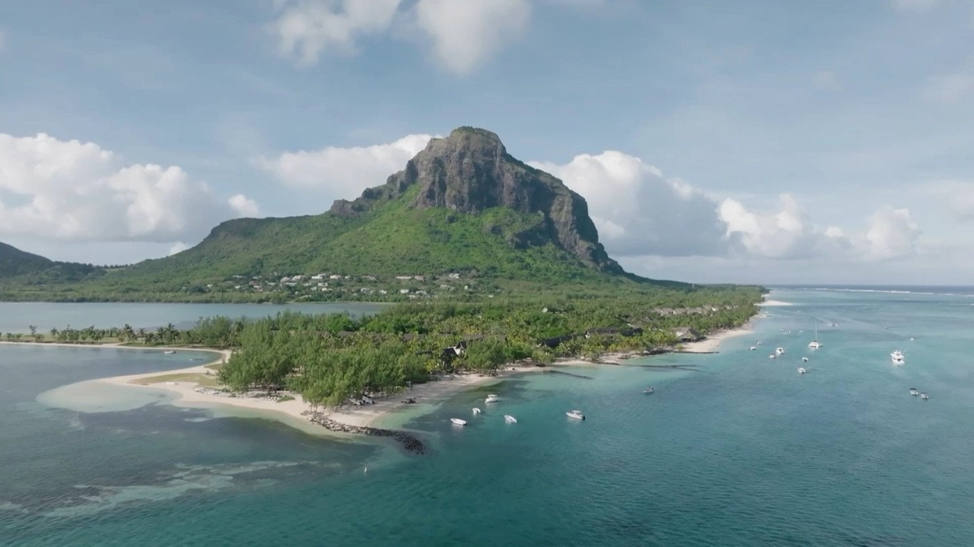 9. Paradis Beachcomber Golf Resort & Spa